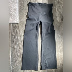 Booty Boost® Active Ankle Flare Pant- very black size medium